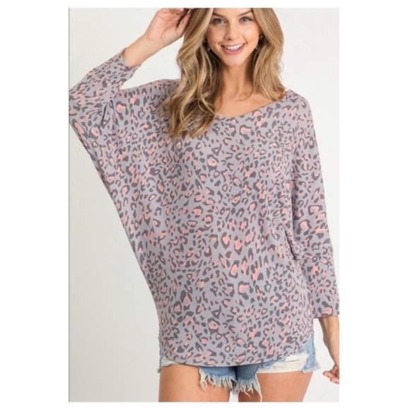 🆕NEW!🛍️Leopard Print Dolman Sleeved Top - Picture 1 of 3